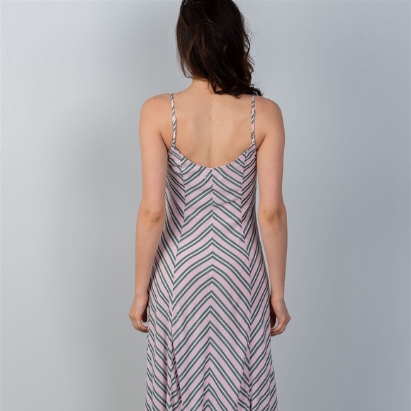 🌺😍 Asymmetrical front midi Dress!! 😍 - Picture 5 of 7